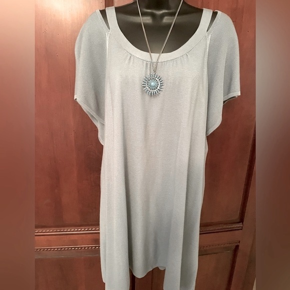 Joseph A | NWT Elevated Stone Blue Flutter Sleeve Cold Shoulder Tunic Sweater - Picture 3 of 13